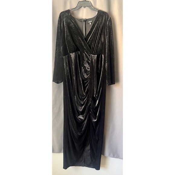 Torrid Dress Women’s 20 Maxi Velvet Black V Neck High Slit Romantic Goth Whimsy - Picture 4 of 9